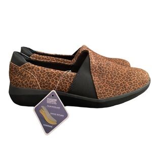 Clarks Collection Kaleigh Step Suede Slip-Ons Loafers Cheetah Print Size 11**